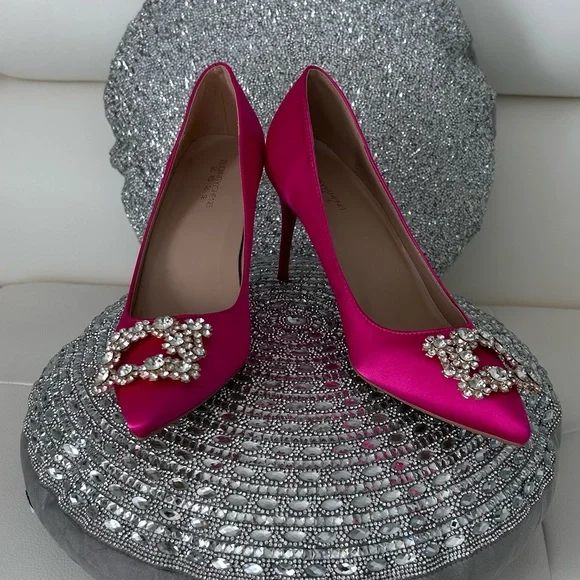 NWOT 💖 Pink Satin Heels with crystal - Picture 13 of 17